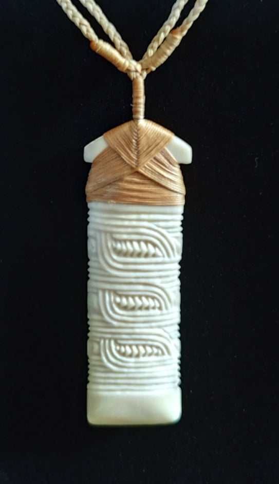 Bone Carving #57 Hei Toki (Ngā Kete o te Wānanga)
