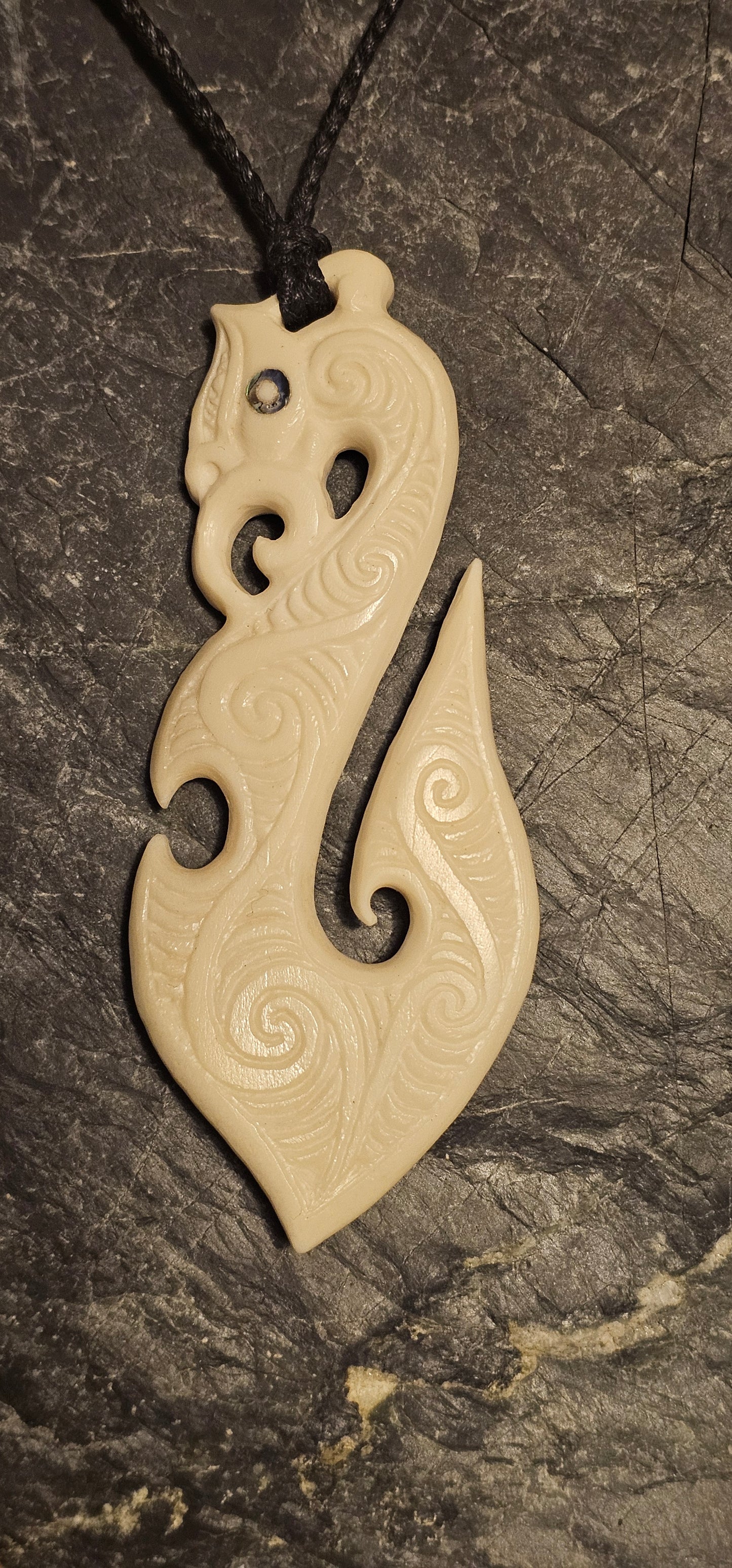 Bone Carving #08 Hei Matau - Hook