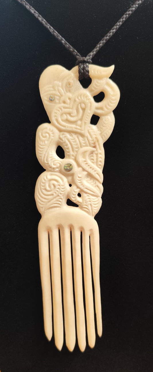 Bone Carving #70 Heru (Puhi-Moana-Ariki)