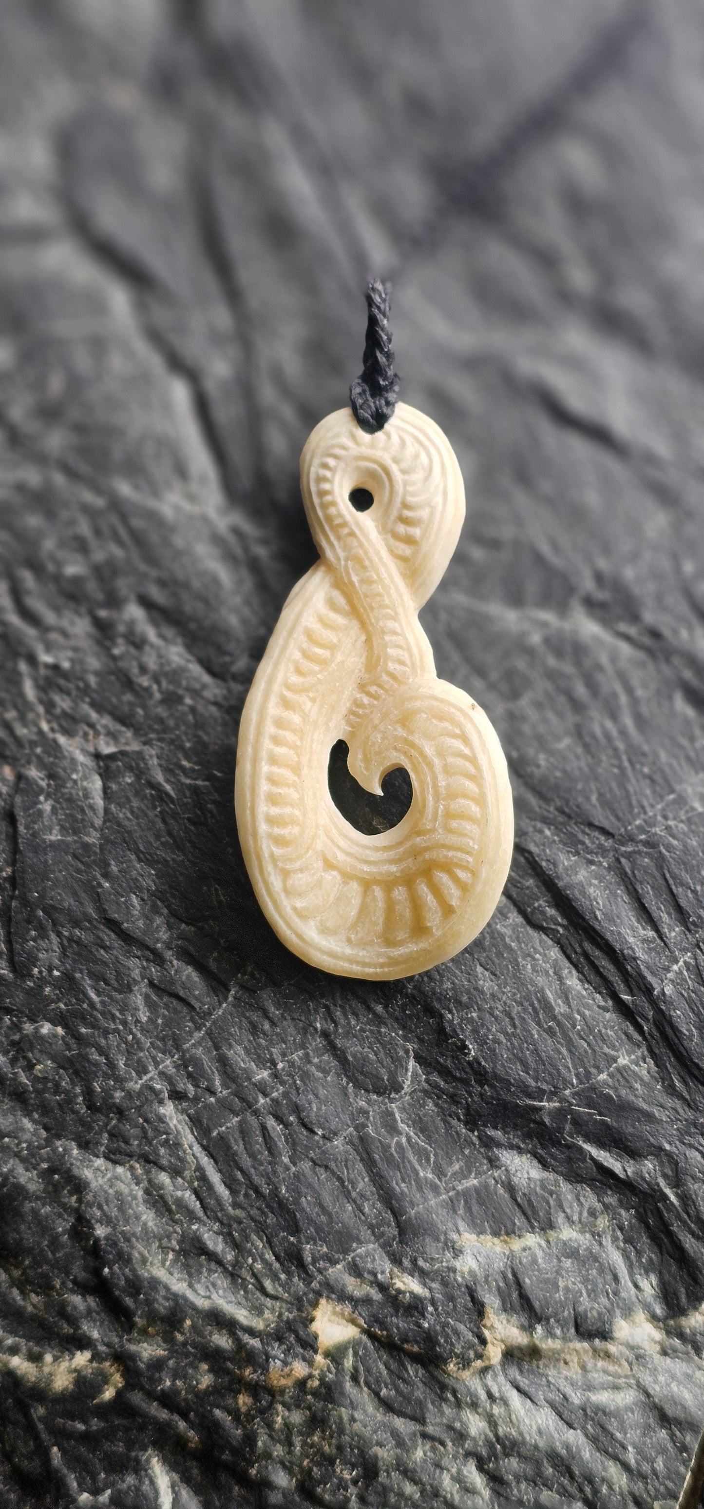 Bone Carving #36 Hei Matau (Pikorua)