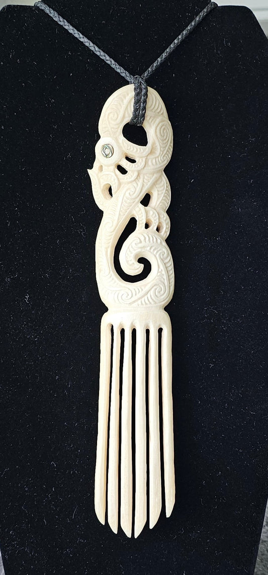 Bone Carving #55 Manaia (Heru)