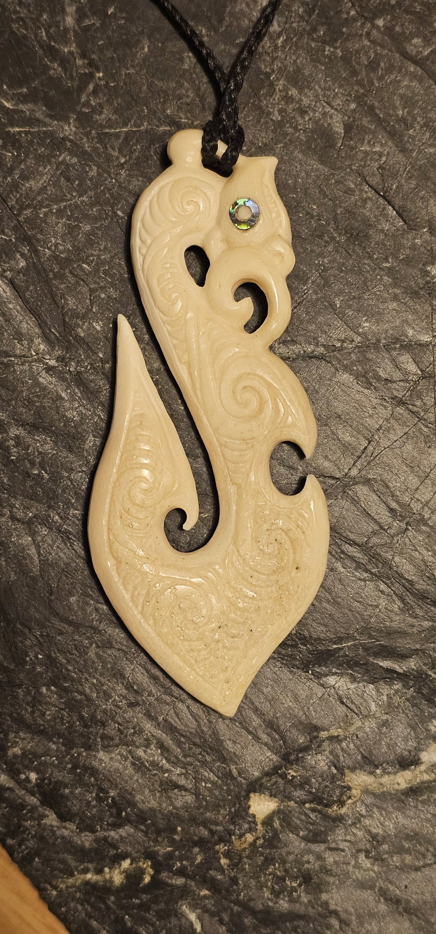 Bone Carving #08 Hei Matau - Hook