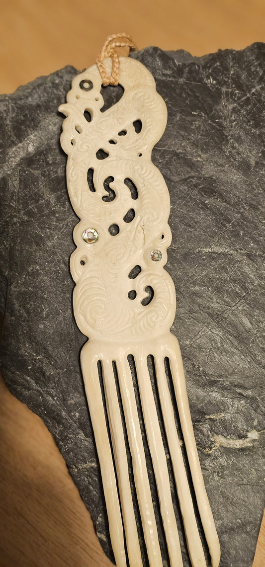 Bone Heru #38 Te Ao Mārama