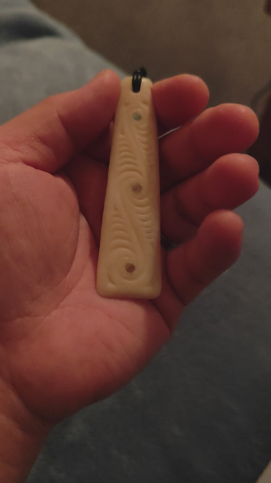 Bone Carving #16 Hei Toki - (Tapatoru)