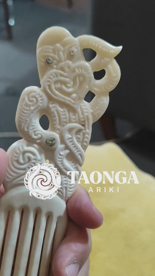 Bone Carving #70 Heru (Puhi-Moana-Ariki)